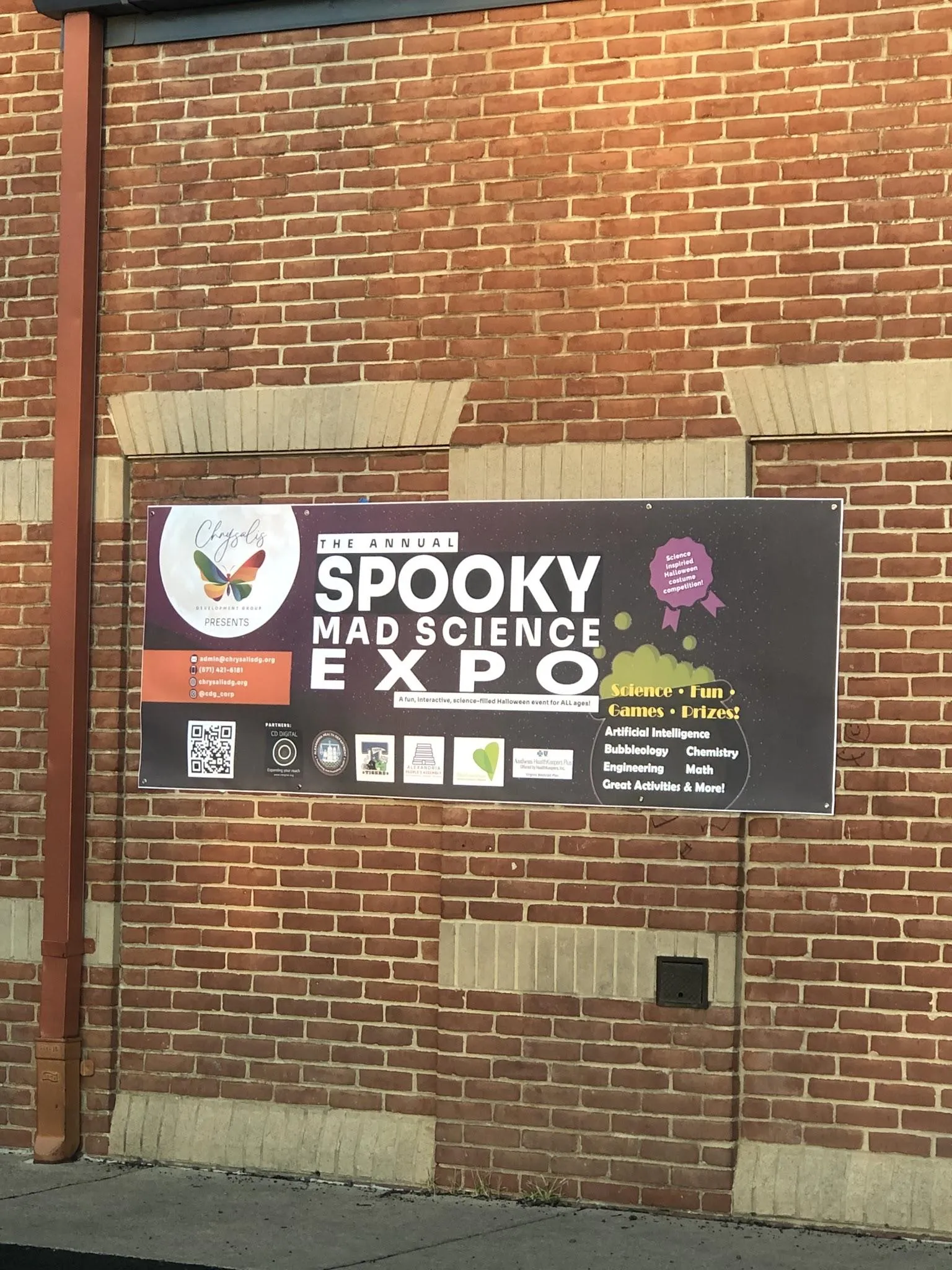 The Spooky Mad Science Expo sign.